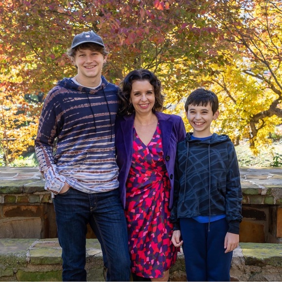 Meet your Posher, Athena - Picture 2 of 3